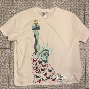 QUEEN OF SPARKLES White Tee with Statue of Liberty Sequin Design